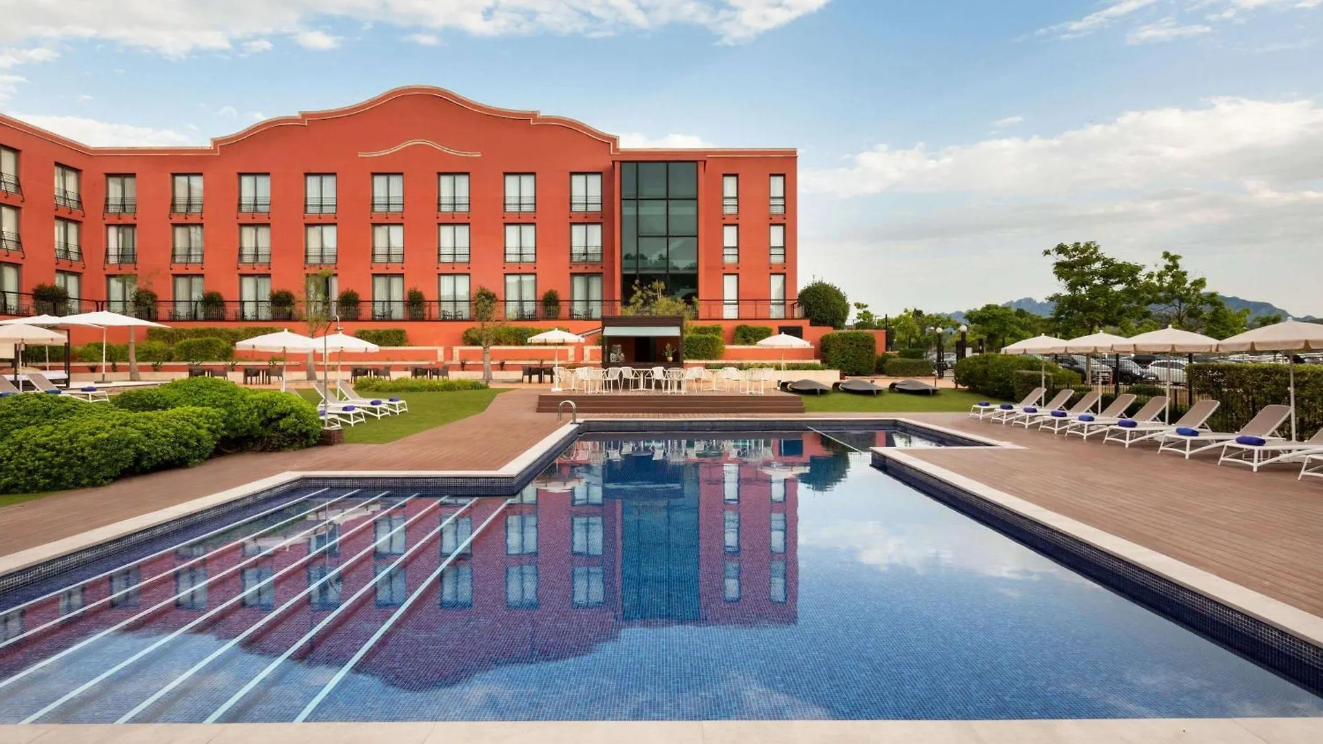 Dolce By Wyndham Barcelona Resort contacts
